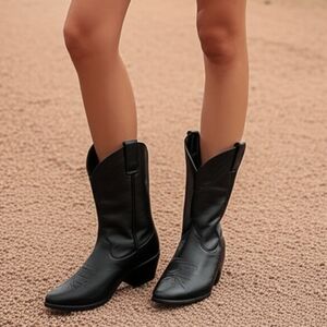 Dingo Black Heeled Boots